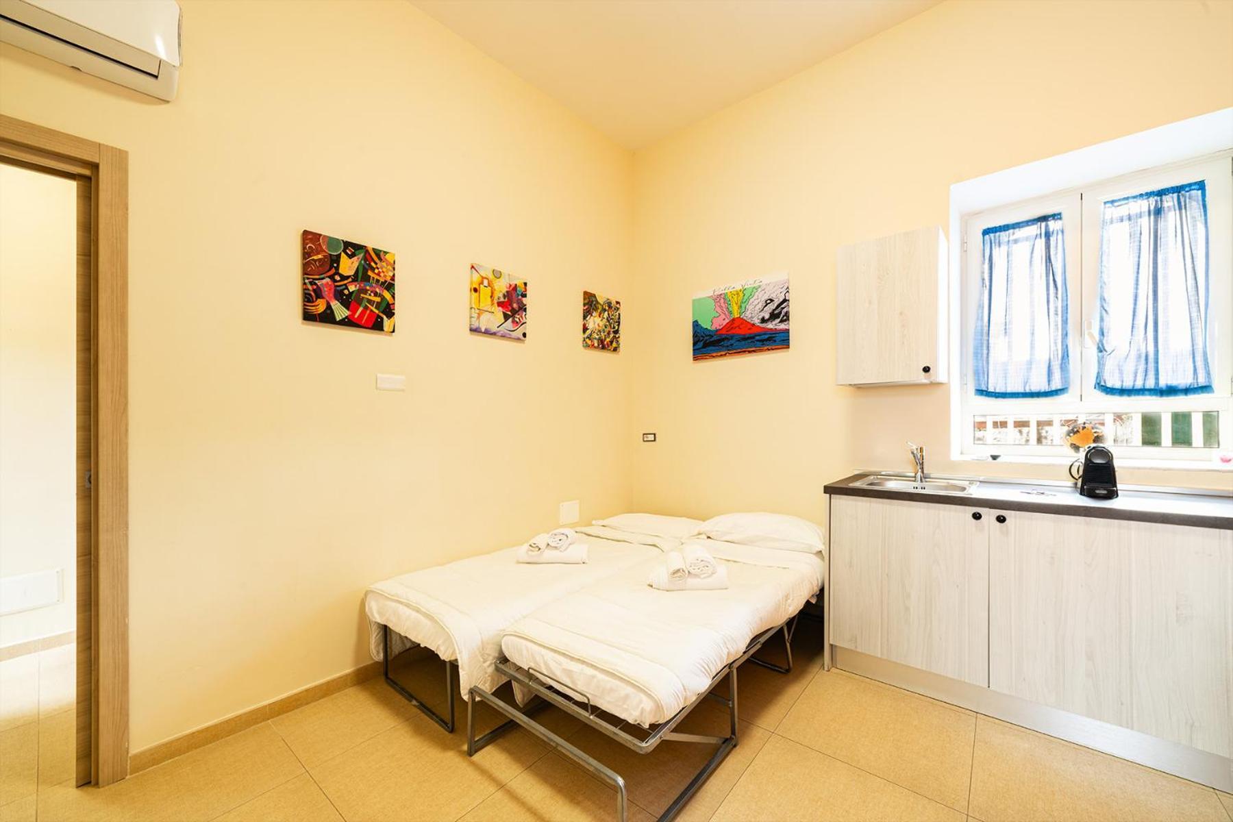 Corso 138 - Sleep & Fly - By Domusextra Bed & Breakfast Naples Exterior photo