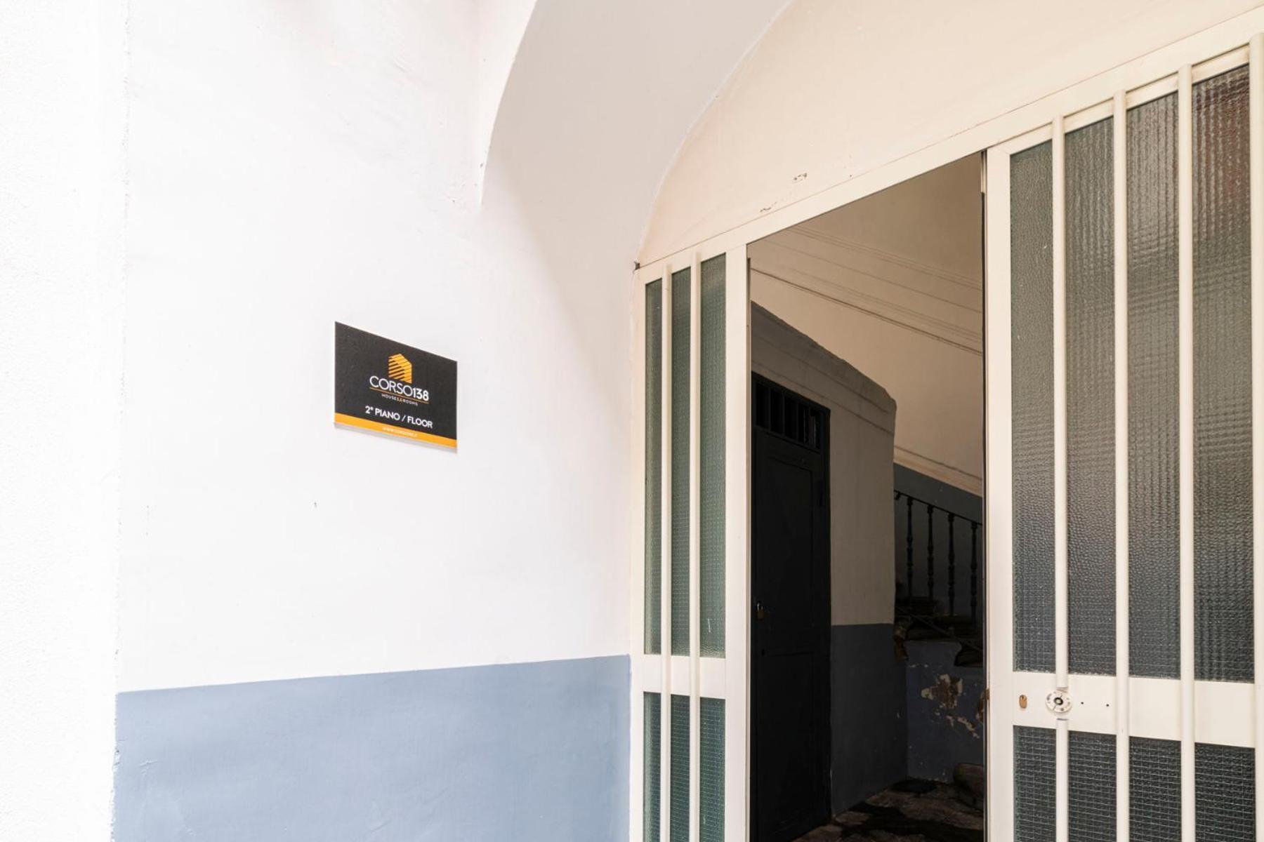 Corso 138 - Sleep & Fly - By Domusextra Bed & Breakfast Naples Exterior photo