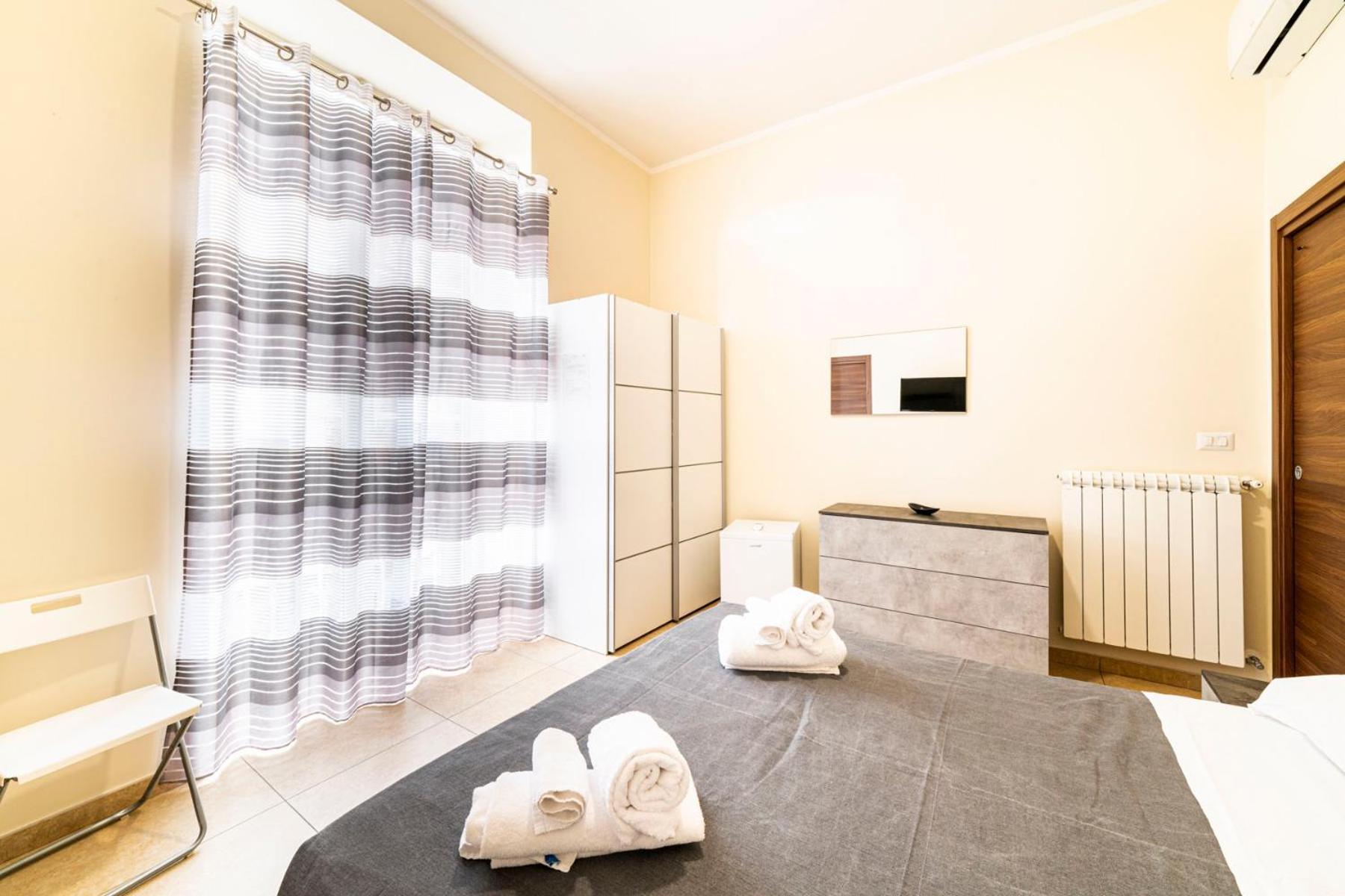 Corso 138 - Sleep & Fly - By Domusextra Bed & Breakfast Naples Exterior photo