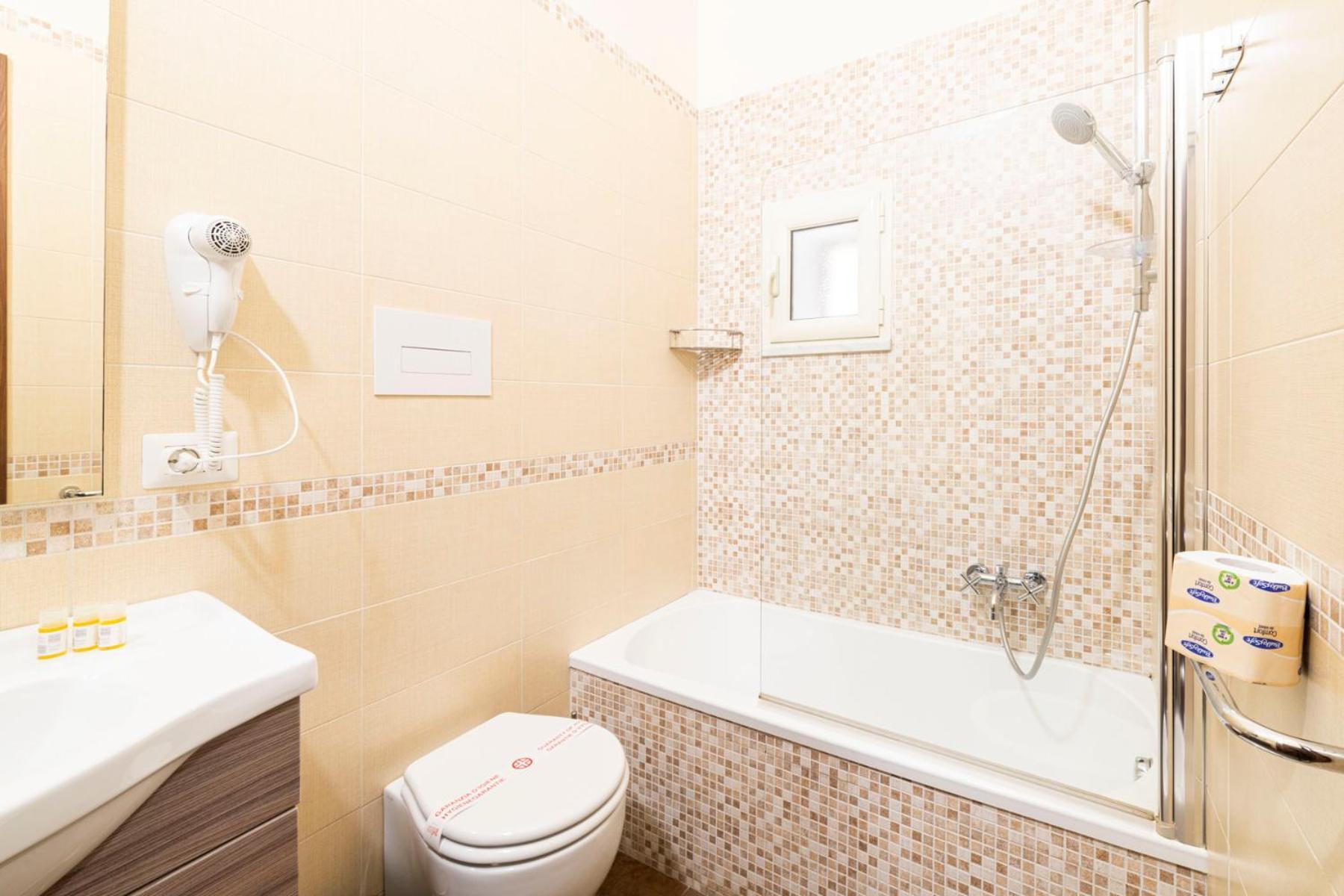 Corso 138 - Sleep & Fly - By Domusextra Bed & Breakfast Naples Exterior photo